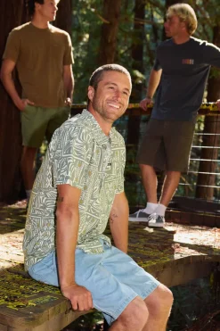 Oasis Standard Woven Shirt Standard Fit Shirt - Sage | O'Neill