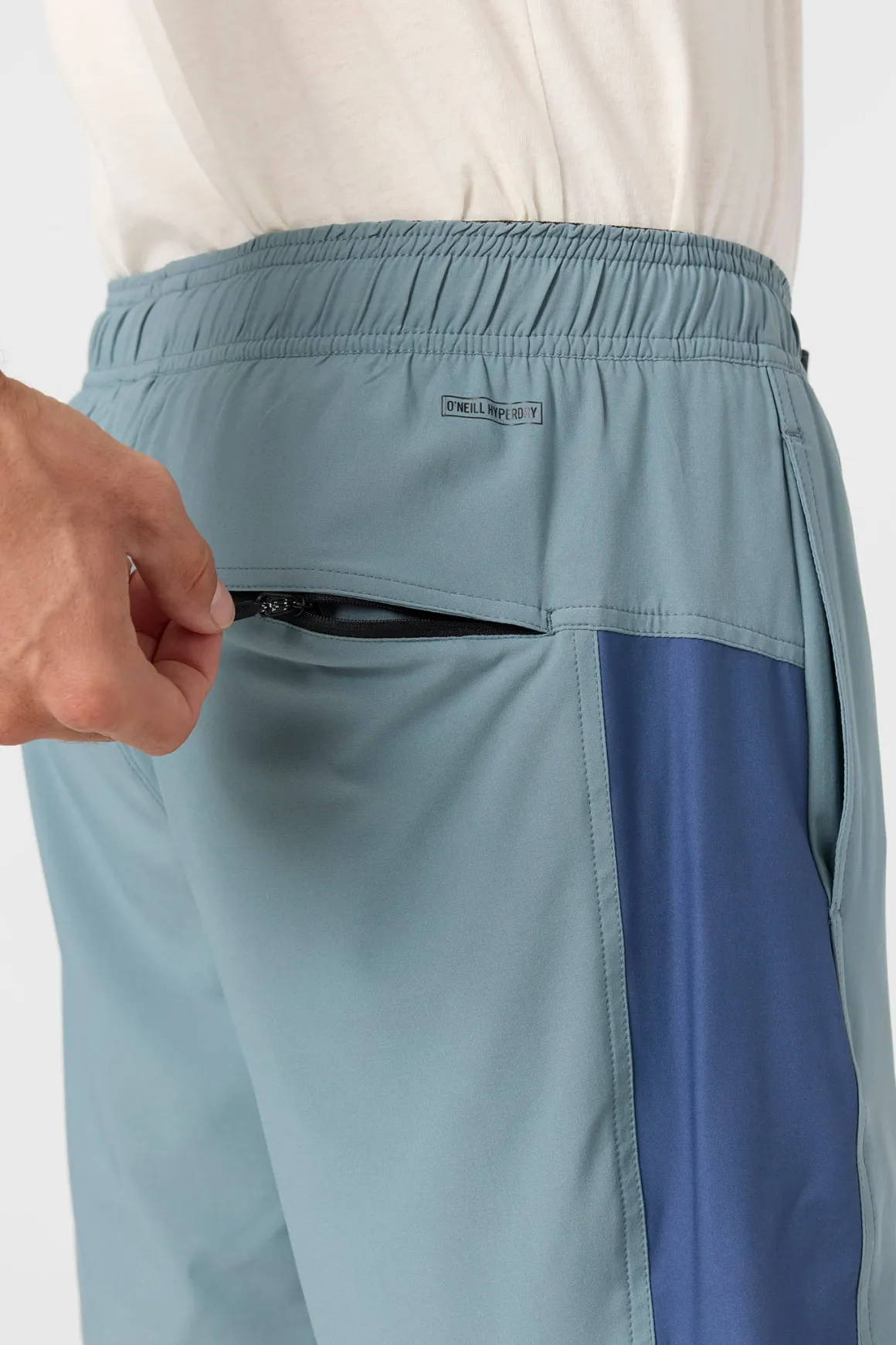 Perform Light Tech Panel Lined Elastic Waist 17" Hybrid Shorts - Trooper | O'Neill