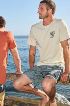 Tile Classic Tee Standard Fit Tee - Lt Khaki | O'Neill